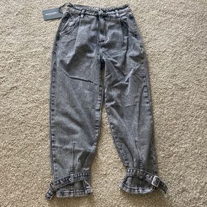💜NWT💜 PrettyLittleThing Tie Hem Mom Jeans